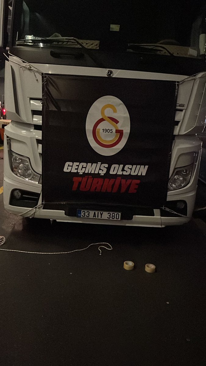 Yardımları ulaştırmak üzere İlk tırımızla Hatay’a doğru yola çıktık. Allah’ın izniyle en kısa sürede orda olacağız.