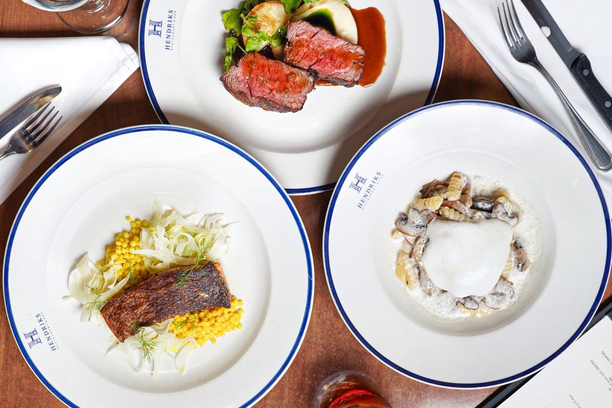 zoomerradio's tweet photo. Enter on our website for your chance to win a $250 gift card to @hendrikstoronto!
Plus, join us for a special Valentine's Day menu made by #TopChefCanada winner Chef Erica Karbelnik and #TopChefCanada finalist Josh Karbelnik!
#OnlyAtHendriks https://t.co/fu9AYu3uFD