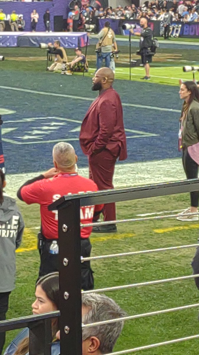 chiff0n_esbueno's tweet photo. @mspears96 I couldn't yell amongst the crowd #Swaggu loved the fit! https://t.co/WNWBpq8Z92