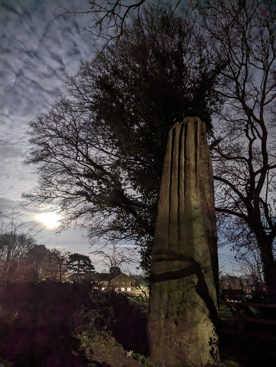 Monolith by moonlight 🌕
#MonolithMonday @the_stone_club @stonebothering @megportal #DevilsArrows