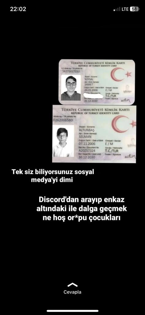 @TTAgrup Bu veletler Allah kitap Atatürk vatan kavramı bilmeyen aptal ebeveylerin büyüttüğü 2 gerizekâlı öğrenci 
Bu yaptıkları şaka bile olsa affedilmez. En ağır şekilde cezası verilsin.
#selmanaltunbaş