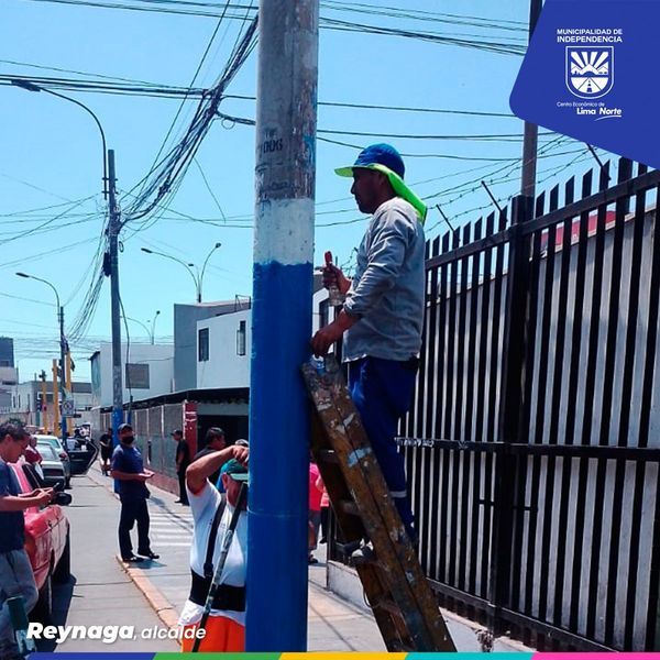 La mejora del ornato de nuestro distrito depende de un trabajo en conjunto.Por ello, la <a href="/MunIndependenci/">Municipalidad de Independencia</a> realiza trabajos de liberación de afiches y carteles de los postes de alumbrado público y telefonía, dejándolos libres de publicidad. ✅
#IndependenciaDistritoDeOportunidades