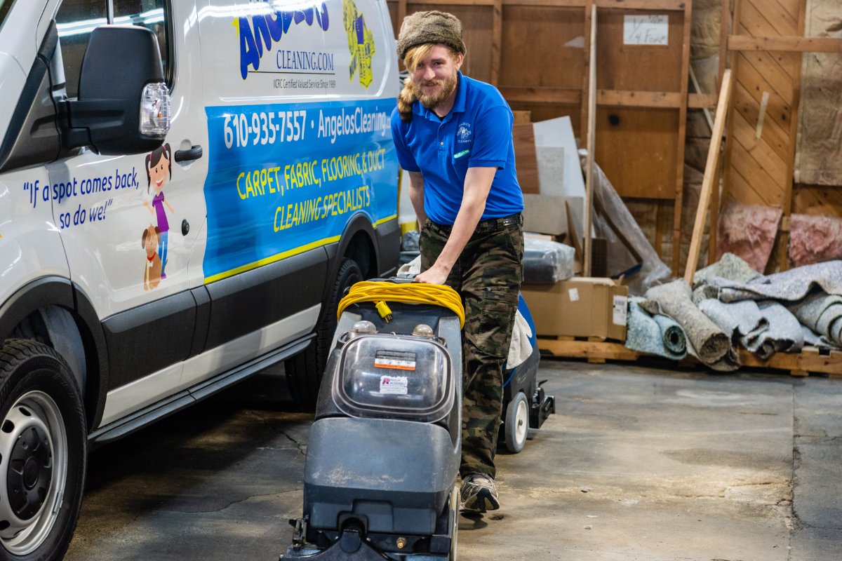 angeloscleaning's tweet image. Need some help cleaning up your carpet and furniture? We're always around to offer an experienced hand with whatever you need.  #spotless #spotlessclean #deepclean #angeloscleaning #localbusiness