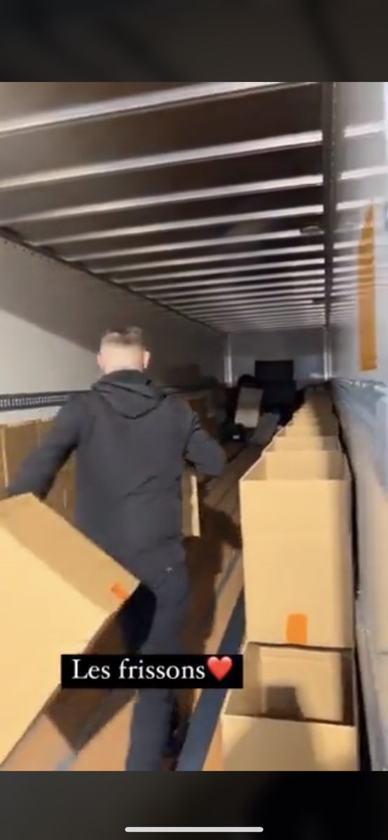 JoueursTR's tweet photo. Les Turcs de France réalisent eux aussi un travail énorme, direction la Turquie dès demain ! 

Incroyable ❤️❤️❤️❤️❤️ https://t.co/Hkg0QjS7LC