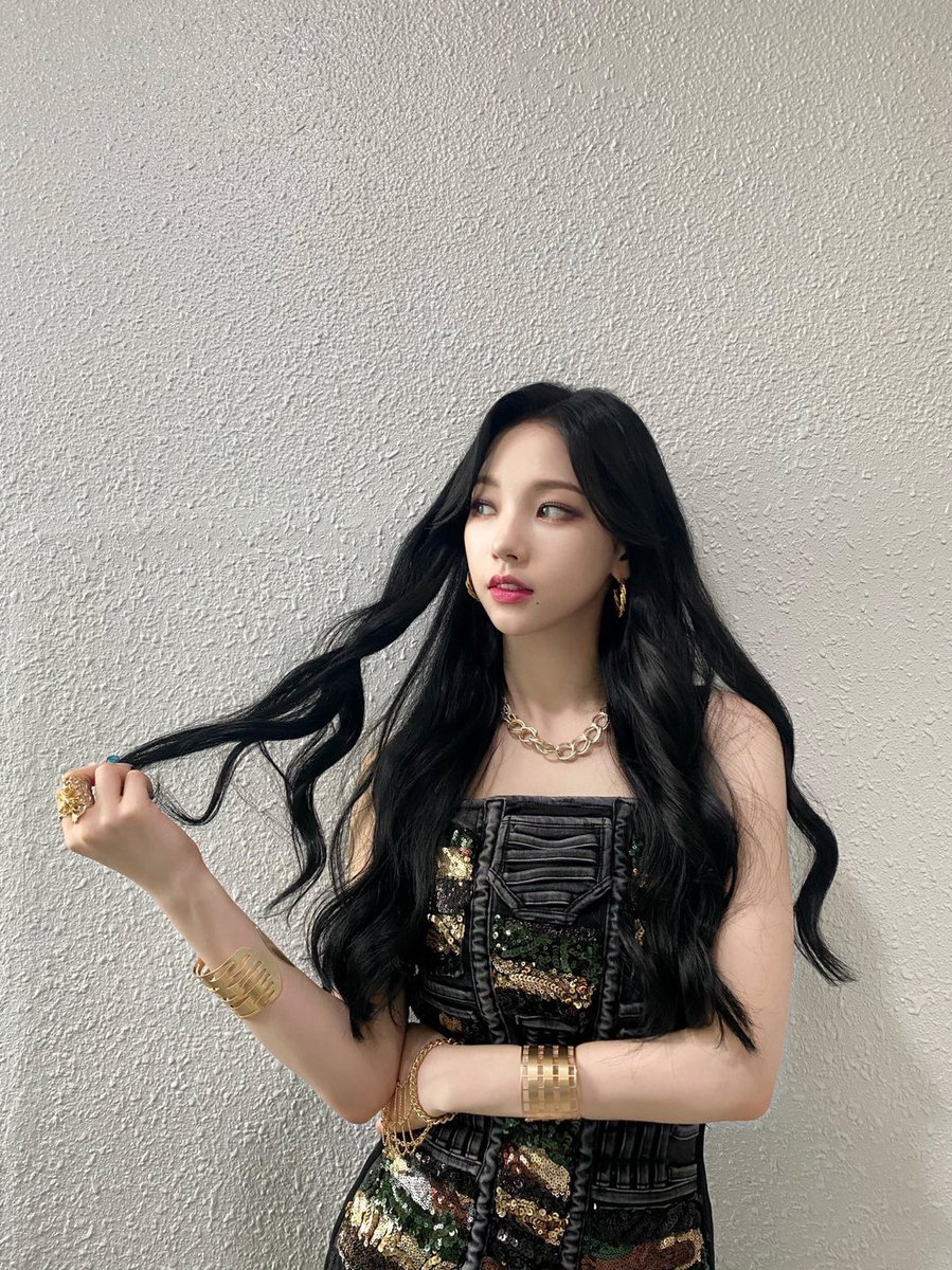 papureweb's tweet photo. aunque la #𝑙ove·𝓈tory𖠱𝟐𝟸 ya comenzó esto no dará fin hasta fin de mes ¿verdad, 𝑚y 𝑙ove? 𖤣 ｡ﾟ.💧 que por mi miau soy capas de hartar a todos para que sepan que el #𝕱ol𝑘lore𖣥𝑆eąsōn si cumplirá con el propósito, te amo mucho mi bú. 

𝚜we𝕖t ⊹ 𝑝êa ◟♡ ⤹˚˖ #avery https://t.co/6vIu6HFZF2