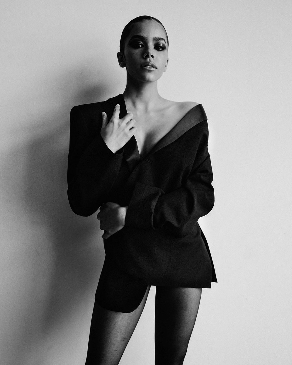 AntoniaGentryBR's tweet photo. 📸 Antonia Gentry fotografada por Richard Bernardin. https://t.co/N9lLSYQeGI