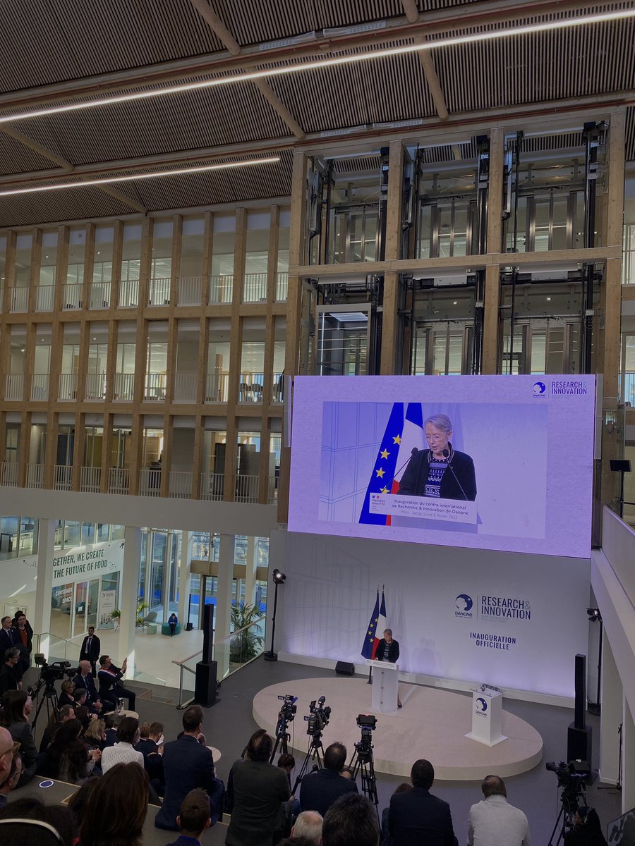 Anais_Garin's tweet photo. Aujourd’hui était un grand jour pour la #recherche et pour @Danone. Nous avons inauguré notre nouveau centre de Recherche et Innovation à @ParisSaclay en présence d’@Elisabeth_Borne, @MFesneau &amp; @sretailleau. #WeAreDanone #ResearchAtDanone https://t.co/tKuhzkA1cc