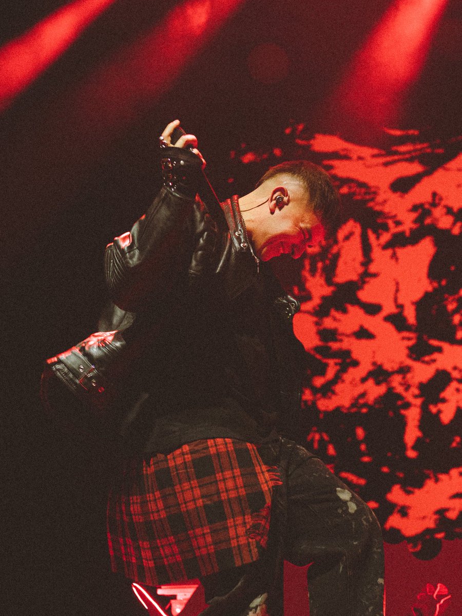 Recycled_J's tweet photo. MADRID 🌹🖤 https://t.co/nGPIGVRm78