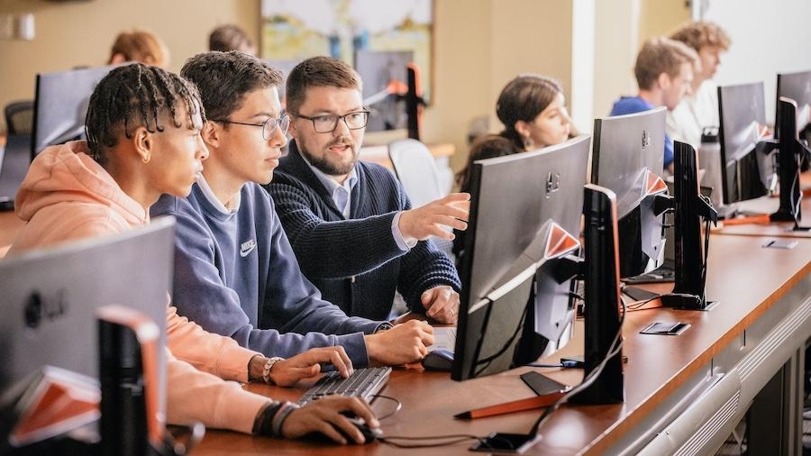 AndersonUnivSC's tweet photo. Congratulations to the students who made it on the Dean's List for the fall 2022 semester! As you continue your time here at Anderson this semester, we are confident you will continue to excel.⁠

Read the full story here: https://t.co/mHPCBpruJq

#truetoau https://t.co/2sNXqFBYm6