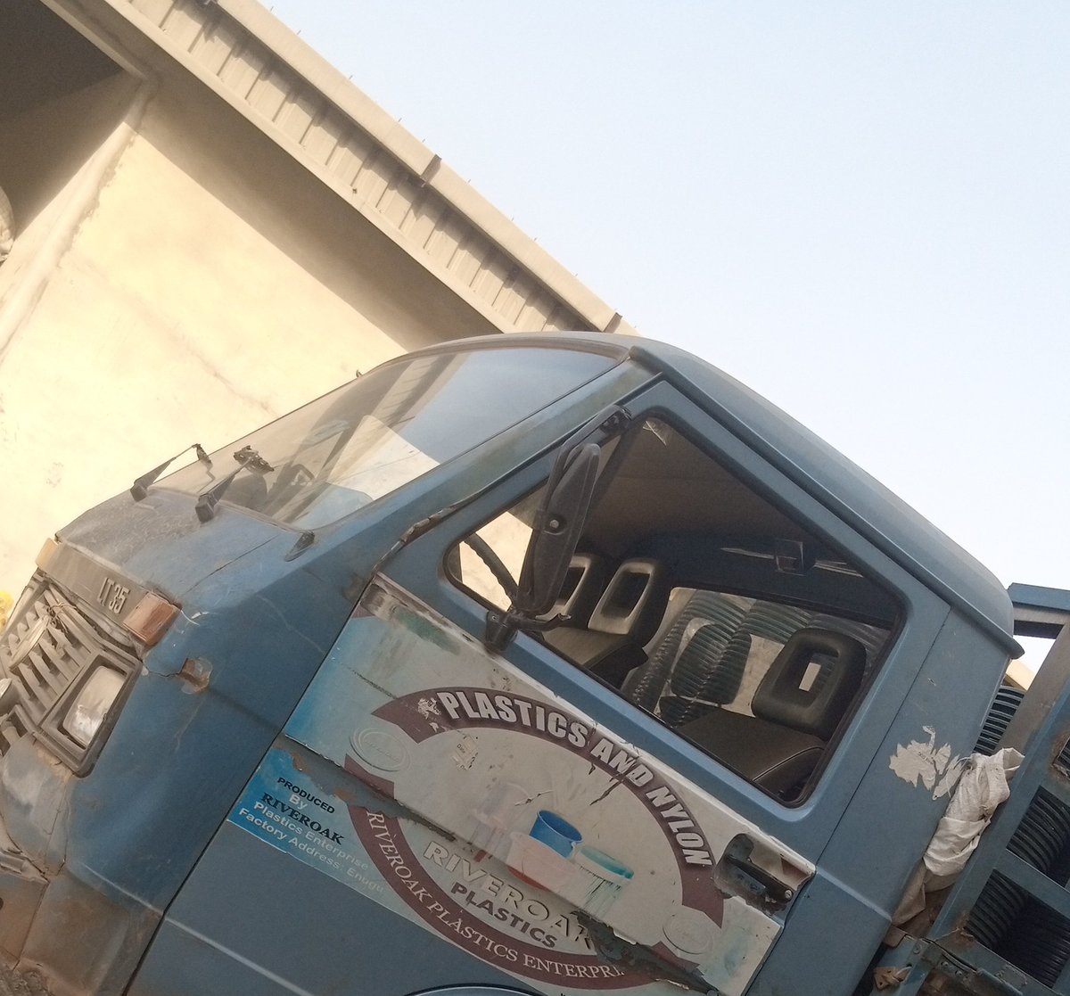 connect_waste's tweet photo. We are glad to connect @AMMEMoRecycling , a plastic Recycling firm based in Nigeria.  To a plastic company that needs their Recycled material. 
@riveroakplastic.

Always a step ahead of the game! https://t.co/FwxAb14hAN