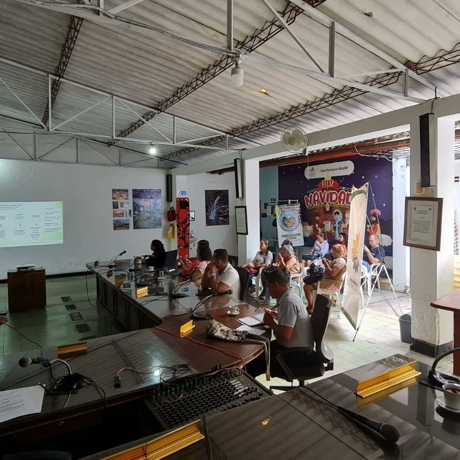 ConcejoDeSVCH's tweet photo. 🔰#Plenaria

Con la participación de Ecomercado el Rebusque Campesino se llevó a cabo Sesión Plenaria Ordinaria del día 03 de febrero, donde expusieron las diferentes propuestas para contribuir al desarrollo rural de las familias campesinas. https://t.co/qxsNrc5zrY