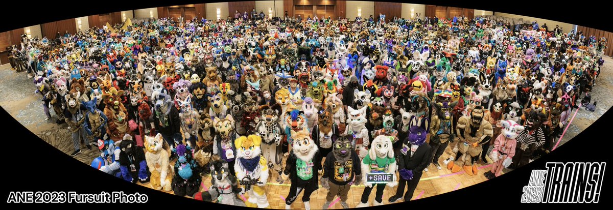 that’s A LOT of FURSUITERS!!! 👀
HOPE YOU DIDN’T BLINK!! 

can you find yourself in the #ANE2023 fursuit photo?? 

📸🦌