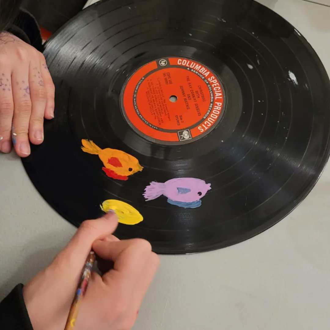 AntyxArts's tweet photo. Hit records π We've loved incorporating record painting at @ContemporaryYYC for their Free First Thursdays! Join us next month and grab a record to personalize π€
#firstthursdays #contemporarycalgary #yycarts #yycevents #ContemporaryCalgary #FreeFirstThursdays #yyc https://t.co/DB3XkfR497