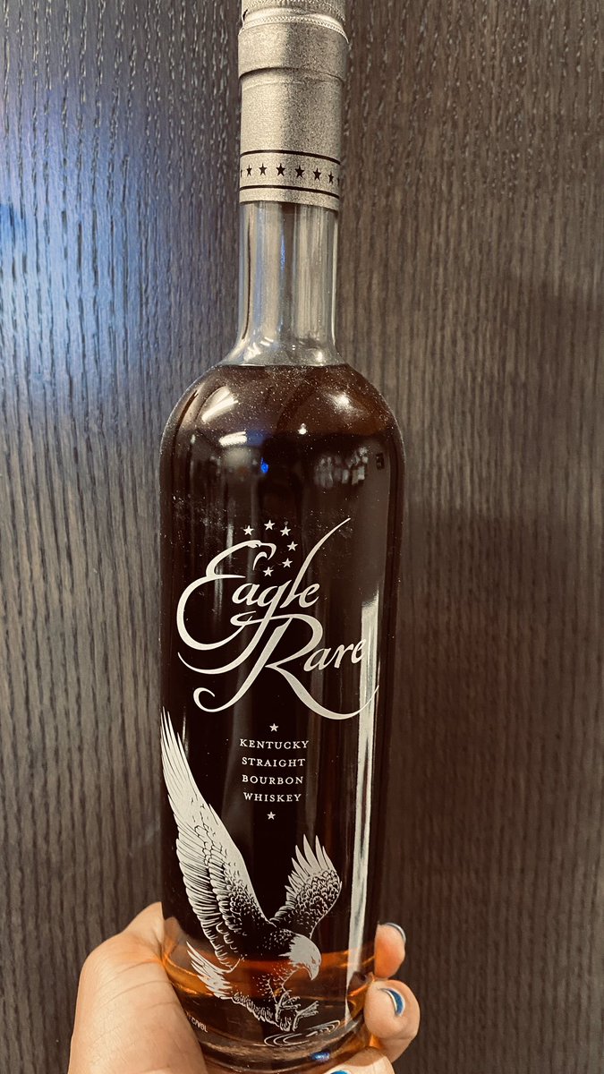 Time for another Eagle Rare raffle!! 🦅 

To enter, like this tweet, comment, and RT. A winner will be drawn on Wednesday, February 8th! Good luck!