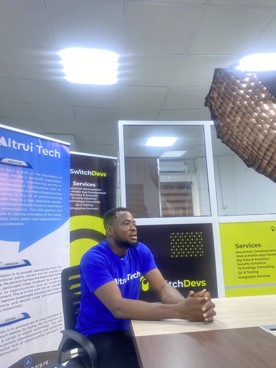Ada_042's tweet photo. @chude__   How do we help South east grow since tech is the new oil , and boom the vision set in and we are doing everything possible in @Altruitechfdn to empower youth thru tech Advocacy 
Having a foundation where we train the less privileged on Tech skills is the goal https://t.co/3Sjpzaemec