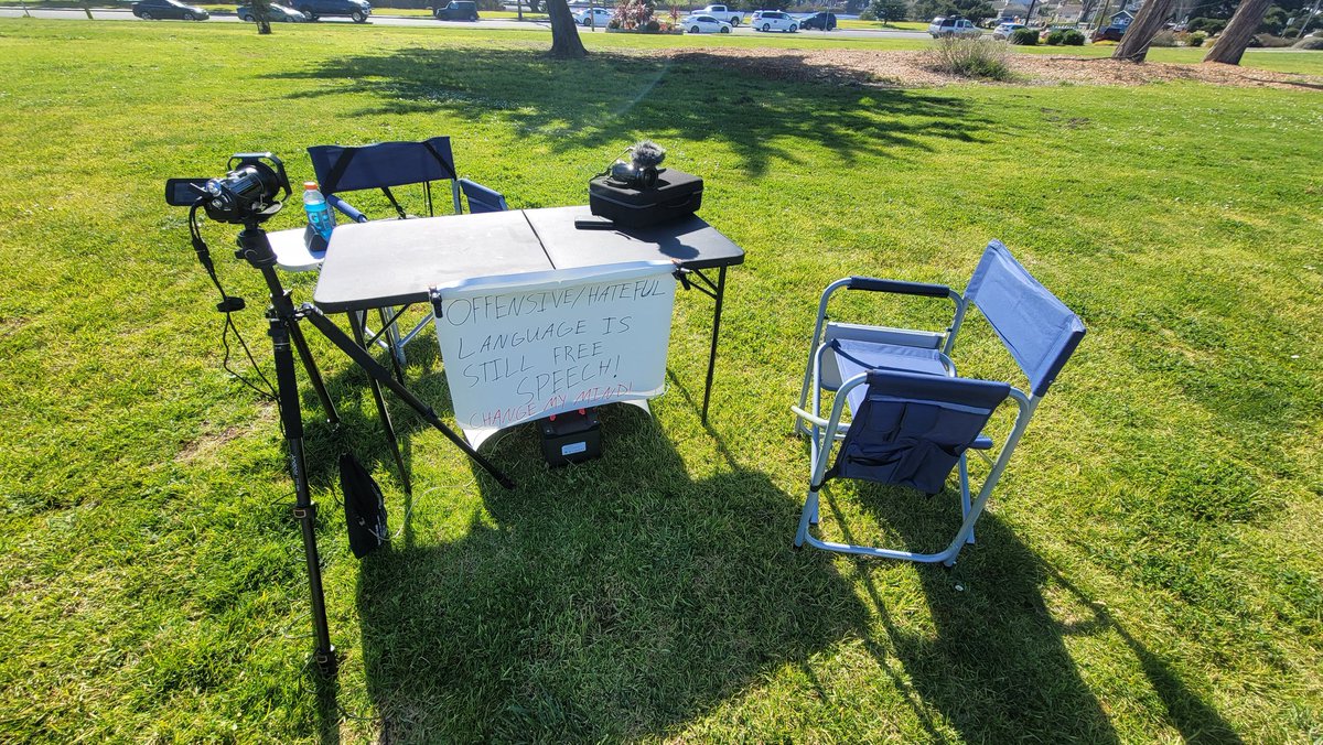 TheBaconProject's tweet photo. Let's have a chat about #FreeSpeech shall we? #WindowsByTheBay #MontereyBeach https://t.co/YS5Aac4gap
