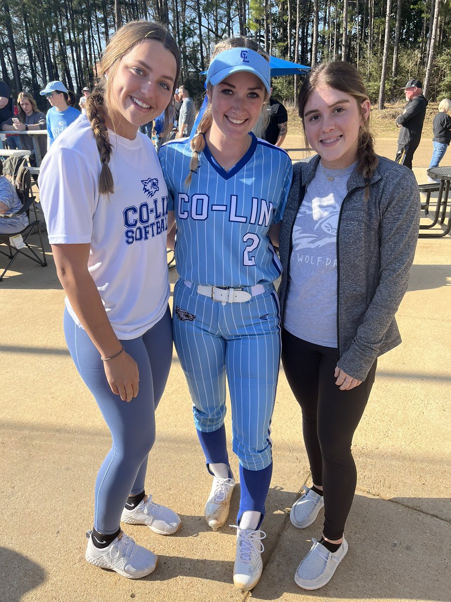 Off days are for supporting HHS Alumni! 💜💛💙🤍 #onceatiger #alwaysatiger <a href="/DempsterAmberly/">Amberly Dempster</a> <a href="/mo_dejean/">Morgan DeJean</a> <a href="/laneywags/">Laney Waguespack</a> <a href="/CoLinSoftball/">Co-Lin Softball</a>