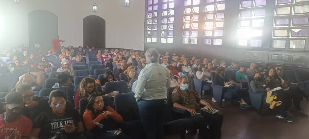 Edu_Caracas's tweet photo. Balance septiembre 2022 - enero 2023 de las líneas estratégicas gestión territorial y gestión curricular en la construcción de la educación del futuro #Caracas @_LaAvanzadora @MPPEDUCACION @gracielamarilis @NicolasMaduro @vicent_carvajal @delcyrodriguezv https://t.co/9VsZY9W9dQ