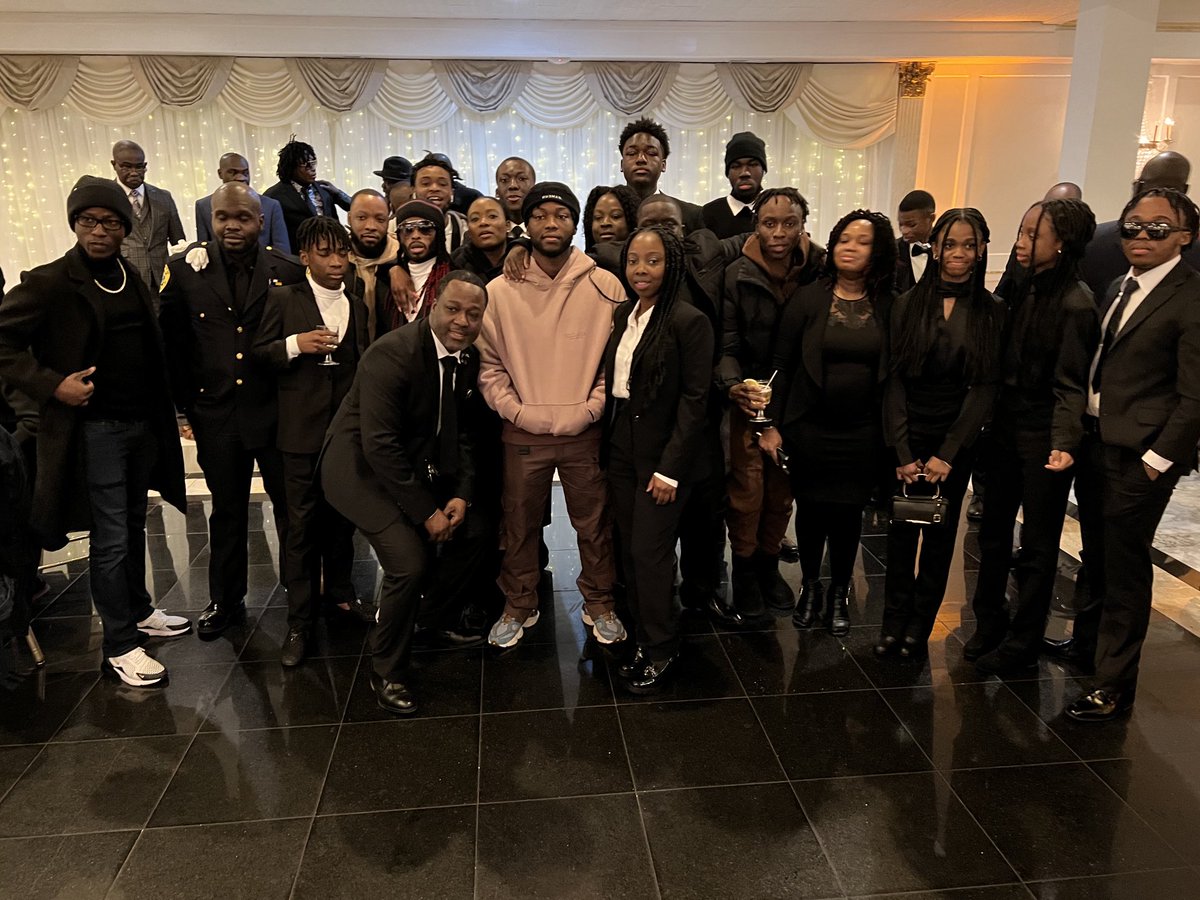 Jmental7's tweet photo. 1/4 of the Marcellus Gangs #RIPUncle https://t.co/iKtV2OuDWx