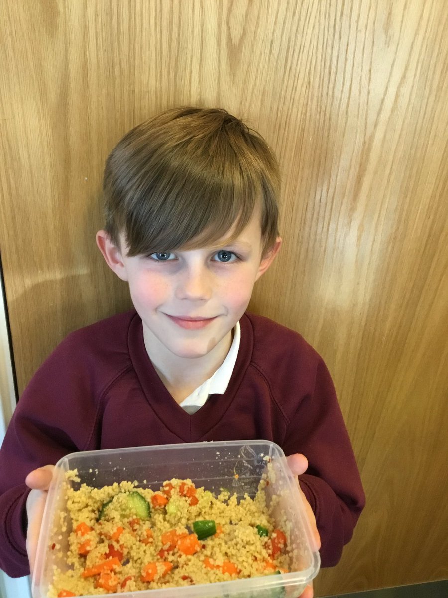 RimroseHope's tweet photo. 3/4MR weโre very proud of their finished products. We enjoyed evaluating them and scoring them out of 10. 3/4 MR couldnโt wait to get them home to share with their adults! #happychefs #designtechnology https://t.co/kWSC08raxt