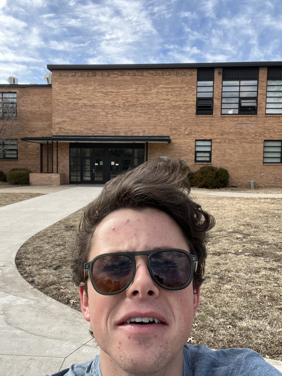chadcushingj304's tweet photo. Windy at LHS ! #J415A https://t.co/XS4Bdtu0Kc
