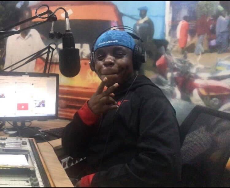 Le mi see some fire emojis in the chats… keep on twitting #JAHMROCKDOBA @JoyMhumble @sherydoris @ZackZion3 @Donres895895895 @CharraDeejay @AngelMariam14 @GhettoRadio895