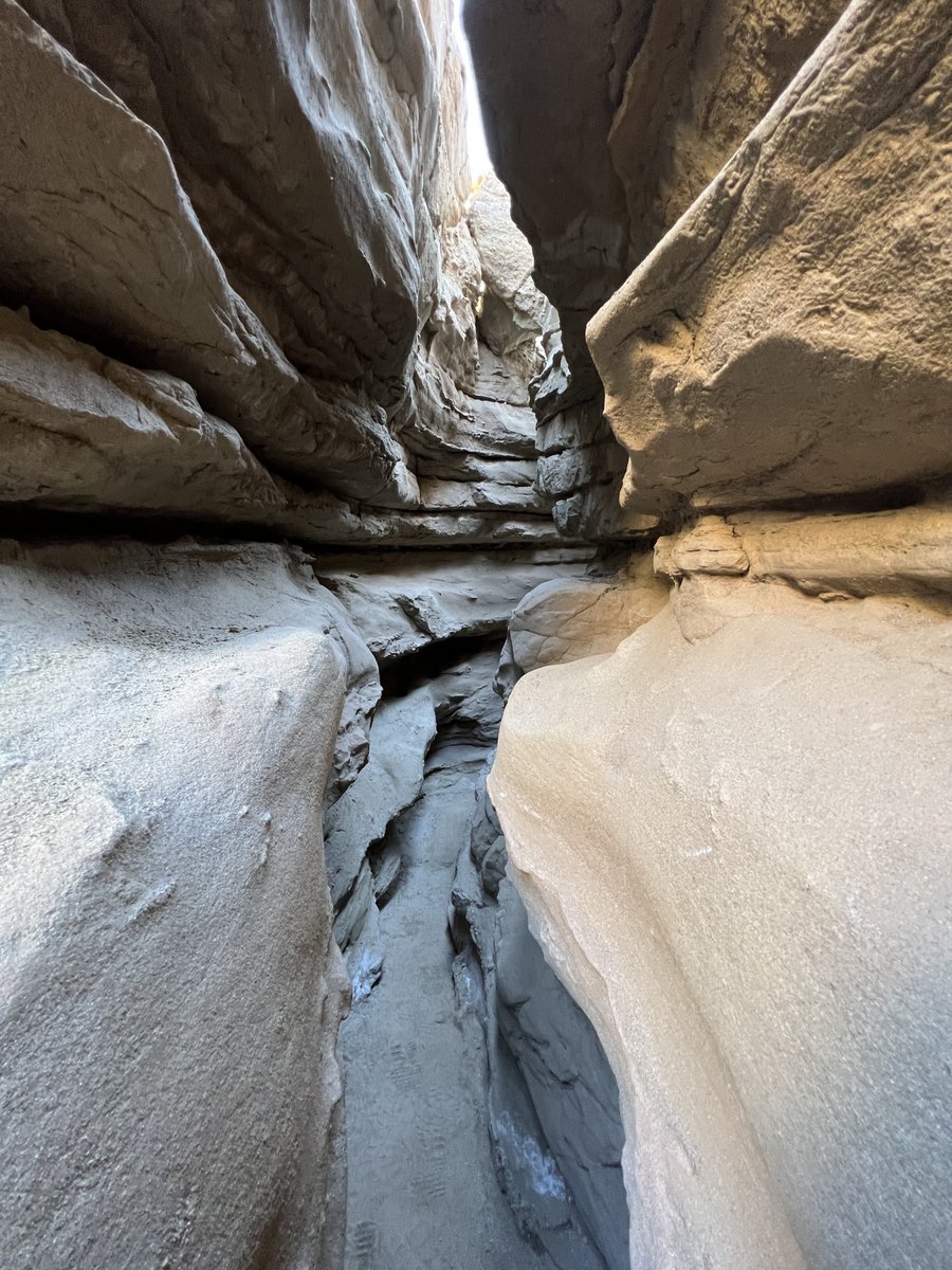 Hike the spectacular slot canyon when you visit Anza Borrego Desert State Park.

#experienceborrego #borregovalleyinn #adventure