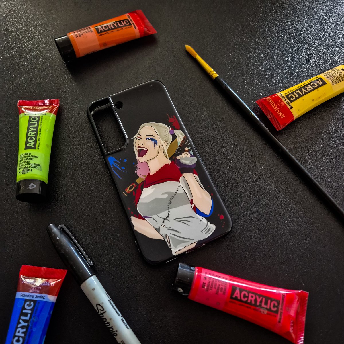 🎨 Harley Quinn ▪︎ Suicide Squad ▪︎ Phonecase ▪︎ Glasspainting

#glasspainting #glasspaint #glassart #art #artist #paint #painting #harleyquinn #dccomics #dc #dcart #harleyquinnart #birdsofprey #suicidesquad #thesuicesquad