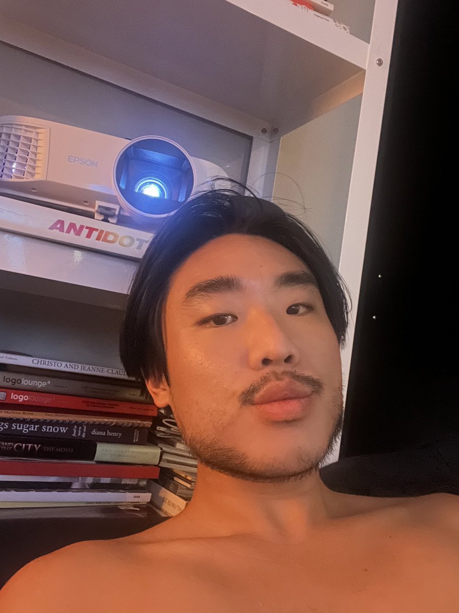 minu tweet media