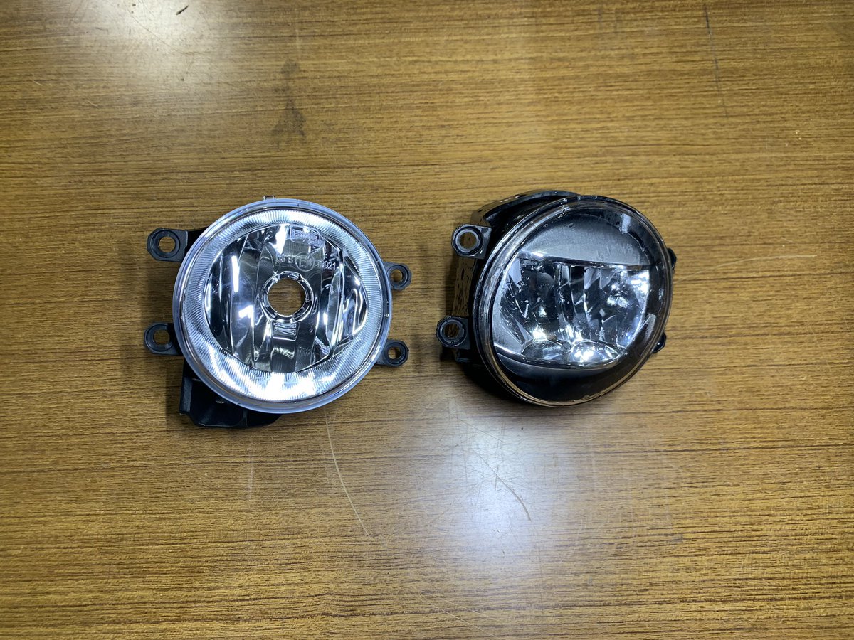 MACCHINA_R's tweet photo. 今回はトヨタの30アルファードのLEDフォグランプを、
フォグランプレンズキットを使用して2色切替タイプに交換しました😊
※運転席側が純正です
#マッキナ #鯖江 #福井 https://t.co/f3Wqo7xjun