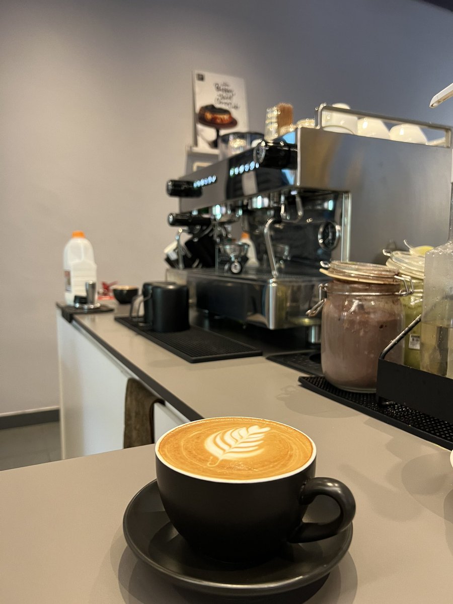 Coffee shop utk diletgo, price open for negotiation, bawak team n boleh terus run pakai brand sendiri, tukar signboard je. kitchen and bar fully equip, location Denai Alam, high traffic location. Reason to letgo, owner mencari ketenangan minda. Mohon bantuan rakan2 RT ni.