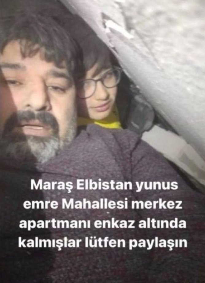 atibiyotik_'s tweet photo. Yunus Emre Mahallesi, Merkez Apqrtmanı, Elbistan. Saatler önce enkaz altından fotoğraf çekip paylaşmışlar lütfen yayalım 🙏🏿
#deprem #sondakikadeprem #Elbistan #YARDIM #kahramanmarasdepremi #Elbistandeprem #elbistanyardim https://t.co/KbAbNH7AIe