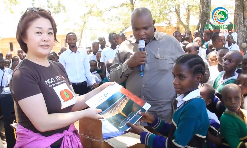 UbaloziJapan's tweet image. TOFA, a Japanese NGO visits Tanzania again for supporting and promoting Education, Culture and Environment Activities🇹🇿🇯🇵
fb.watch/isqjh4h_M6/