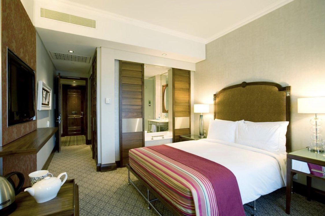 tmb_tours's tweet photo. Enjoy unforgettable stay in Fourways.

Whether you are traveling for Business or Leisure we've got you covered. 

Book at the Pivot Hotel for only R3000 a night. 

This includes free shuttle from O.R Tambo International Airport. 

#PaulMashatile #Dineo #Deputypresident

. https://t.co/9h79ACJasv