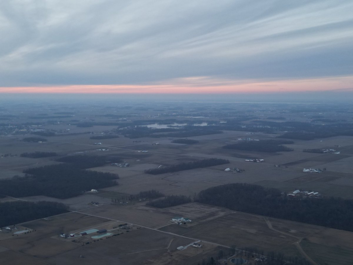 puttypalooza's tweet photo. View of Lake Loramie this evening just after sunset. You can see Grand Lake St Mary's just below the horizon (thin silver line).
#WinterInOran https://t.co/EVr8IsM1vI