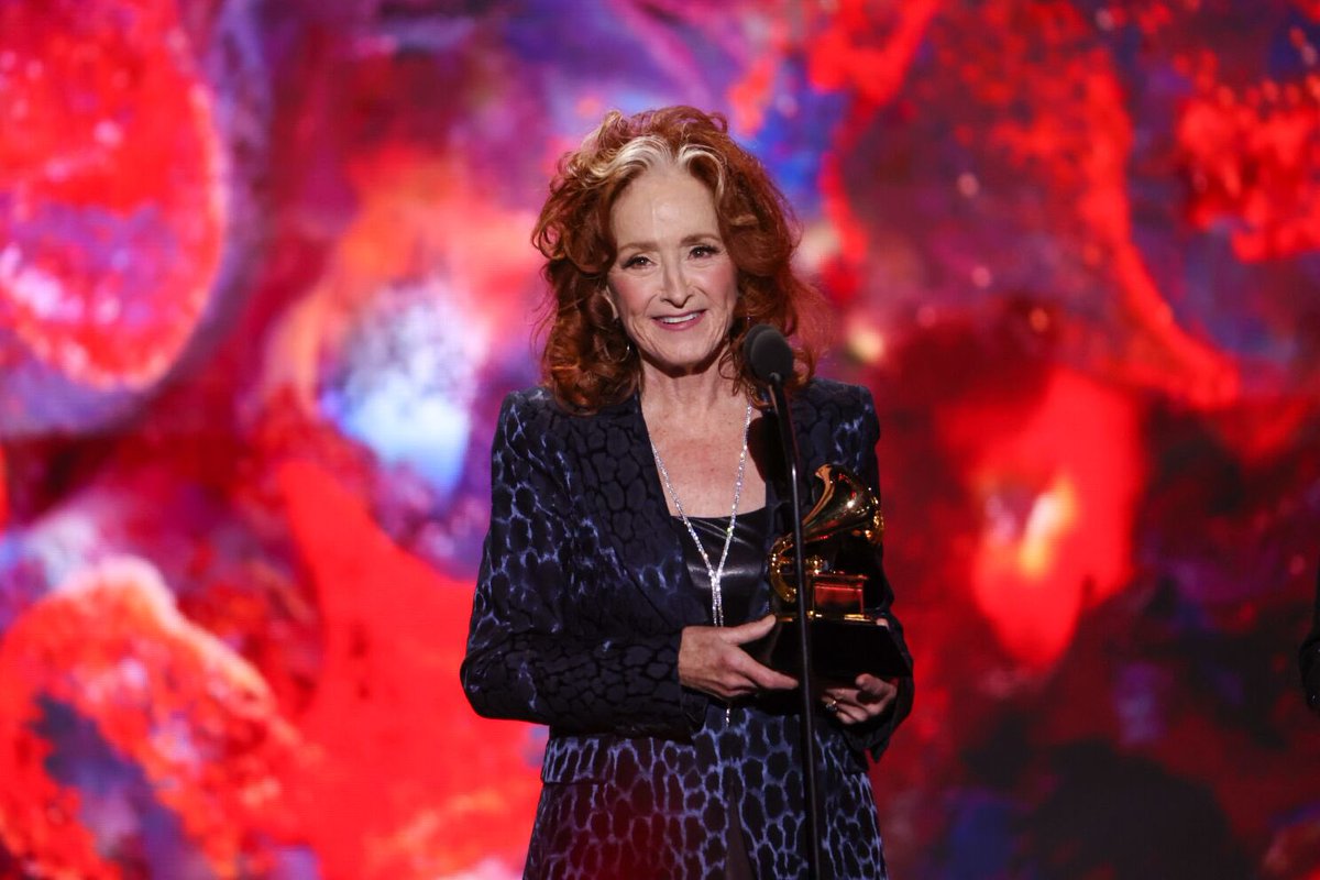 Did you know last night’s Grammy Awards ‘Song of the Year’ was inspired by organ donation? ♻️ #BonnieRaitt wrote “Just Like That” after she saw a heartwarming story about organ donation on TV.