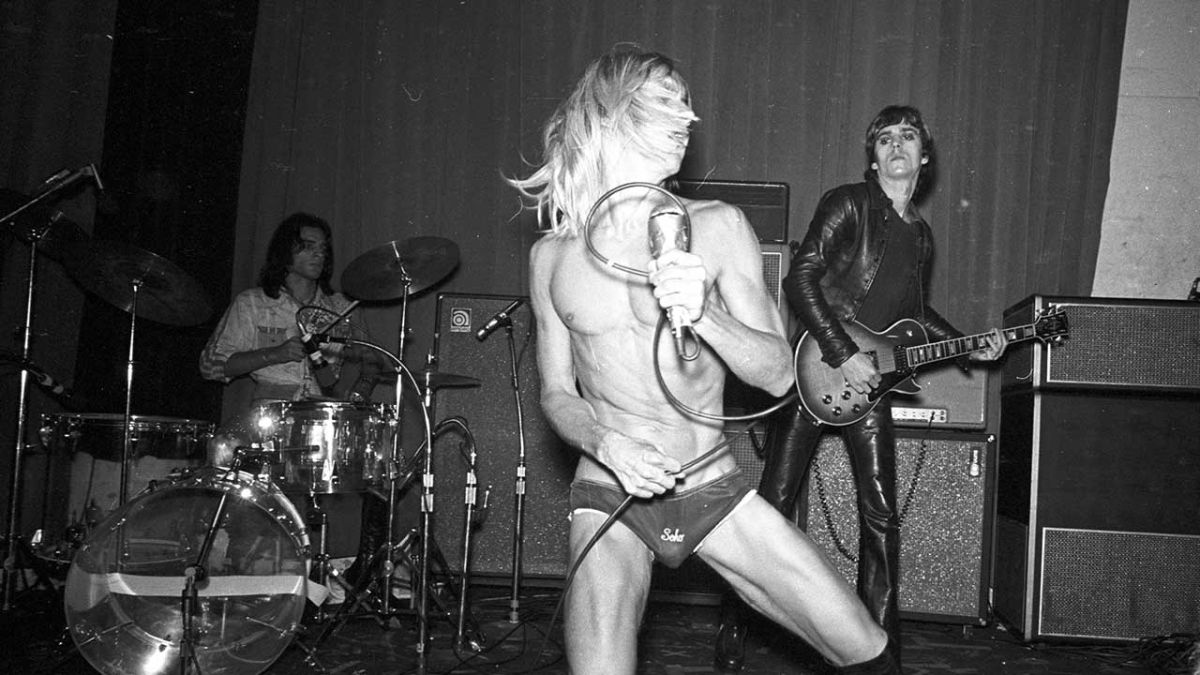VulgoHoje's tweet photo. 7 de fevereiro de 2023, vulgo hoje MESMO, marca os 50 anos do lançamento do álbum #RawPower, de @IggyPop &amp; @TheStooges. #VulgoHoje #RawPower50 #IggyPop #Rock #classicrock https://t.co/WXtf0V0fQA