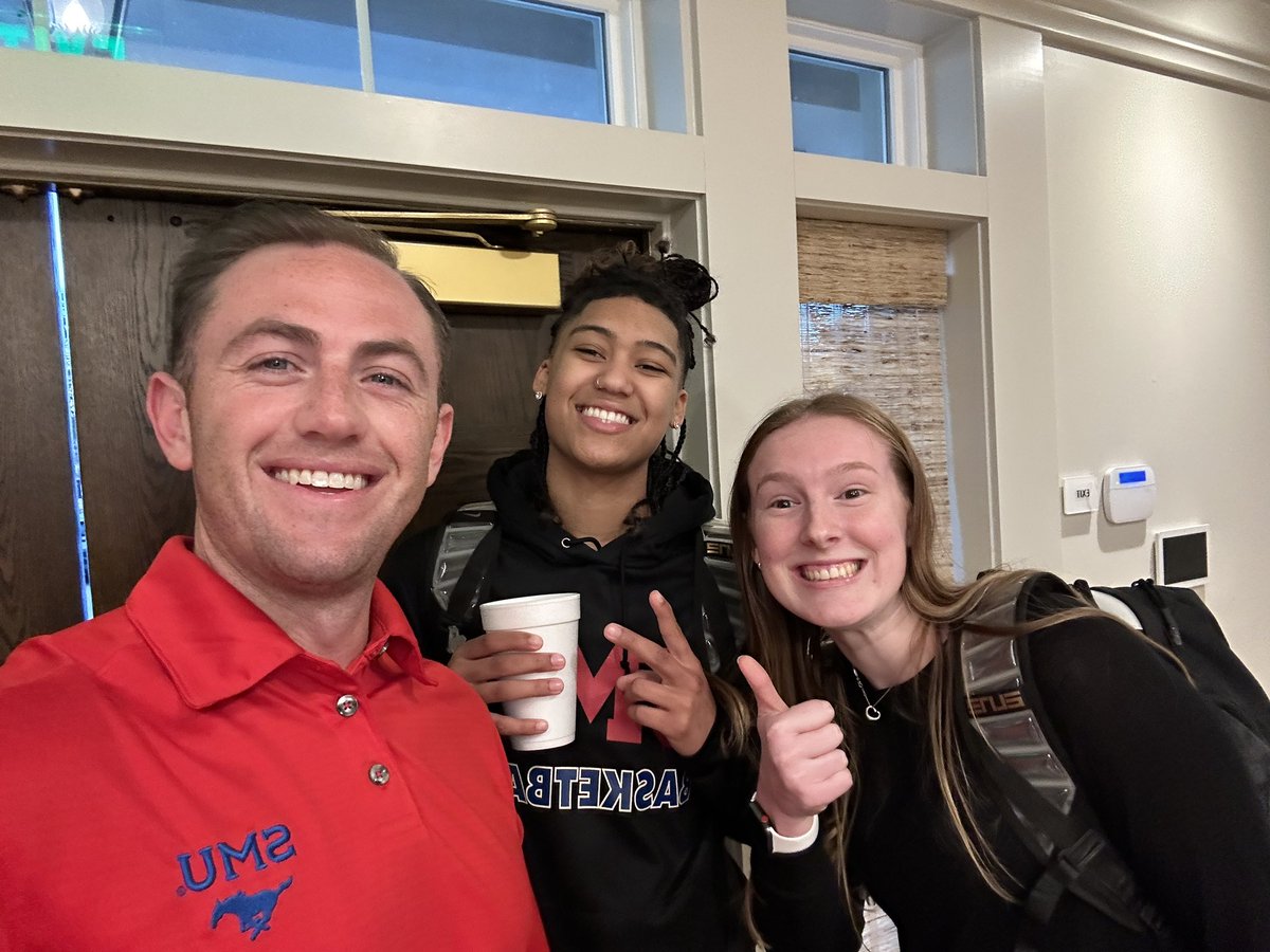 Best part of my job is connecting with student athletes. Also, your reminder to come out Tuesday night at 7pm to support SMU Women’s Basketball. #PonyUp 

<a href="/SMUWBB/">SMU Women's Basketball</a> | <a href="/SMUMustangs/">SMU Athletics</a> | <a href="/SMU/">SMU</a>