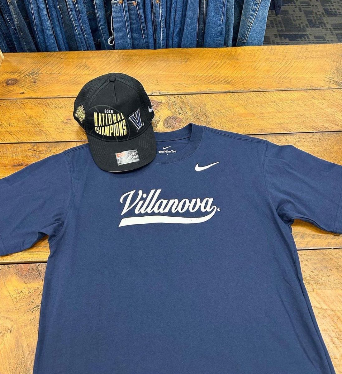 NovaNationer's tweet photo. Giveaway Alert! 🧢 @VillanovaUShop found a box of 2018 NCAA Men’s Basketball Championship hats! Order any Nike product online and get a free hat while supplies last! https://t.co/gPzi5BNXBP 🏀 #NovaNation #BookstorePartner https://t.co/hQgo43FpY8