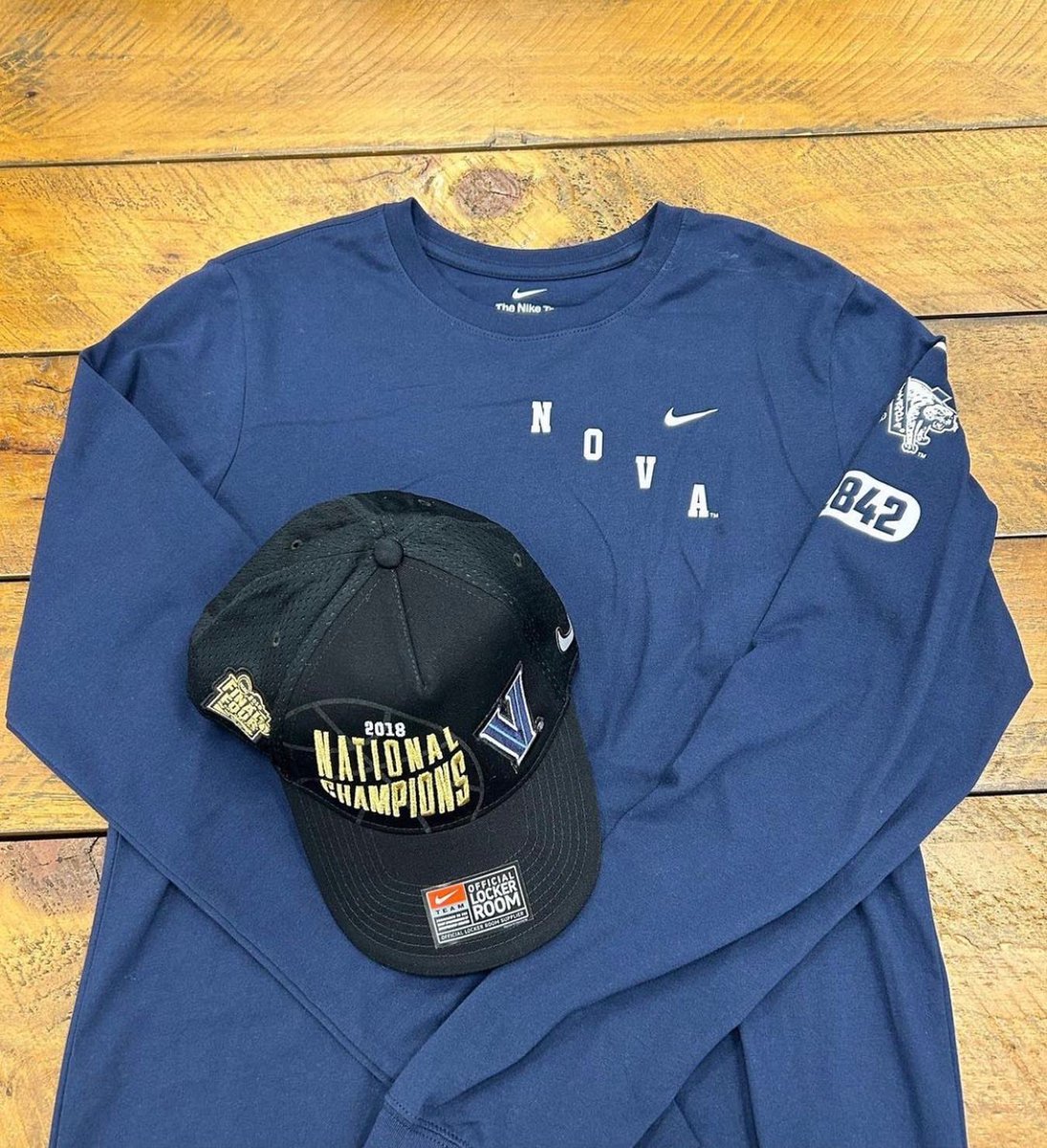 NovaNationer's tweet photo. Giveaway Alert! 🧢 @VillanovaUShop found a box of 2018 NCAA Men’s Basketball Championship hats! Order any Nike product online and get a free hat while supplies last! https://t.co/gPzi5BNXBP 🏀 #NovaNation #BookstorePartner https://t.co/hQgo43FpY8