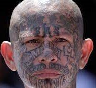 El presidente de El Salvador, Nayib Bukele, exterminó a las pandillas de su país en unos cuantos meses. Las consecuencias políticas de este hecho serán determinantes en el futuro de toda América Latina. Abro hilo con algunas reflexiones al respecto.