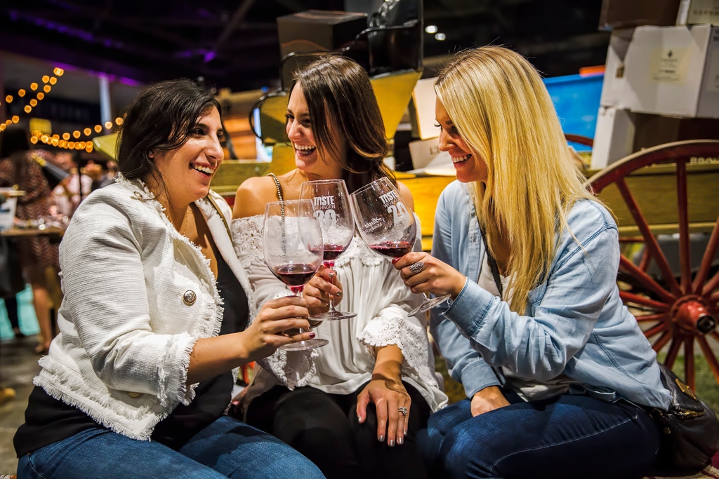 Do you have your tickets to the @TasteWashington Grand Tasting yet? Deets and tix:  tastewashington.org/the-grand-tast… #wawine #tastewa