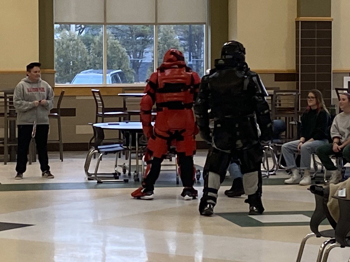 MHSPPAL's tweet photo. Marshfield Police finish their 3 day personal defense training with our Girl-Up Club at MHS. Thank you to Detective Jones and all of the officers who assisted with the training. #WeRMarshfield #importantlearning https://t.co/sMOoBJ4rSV