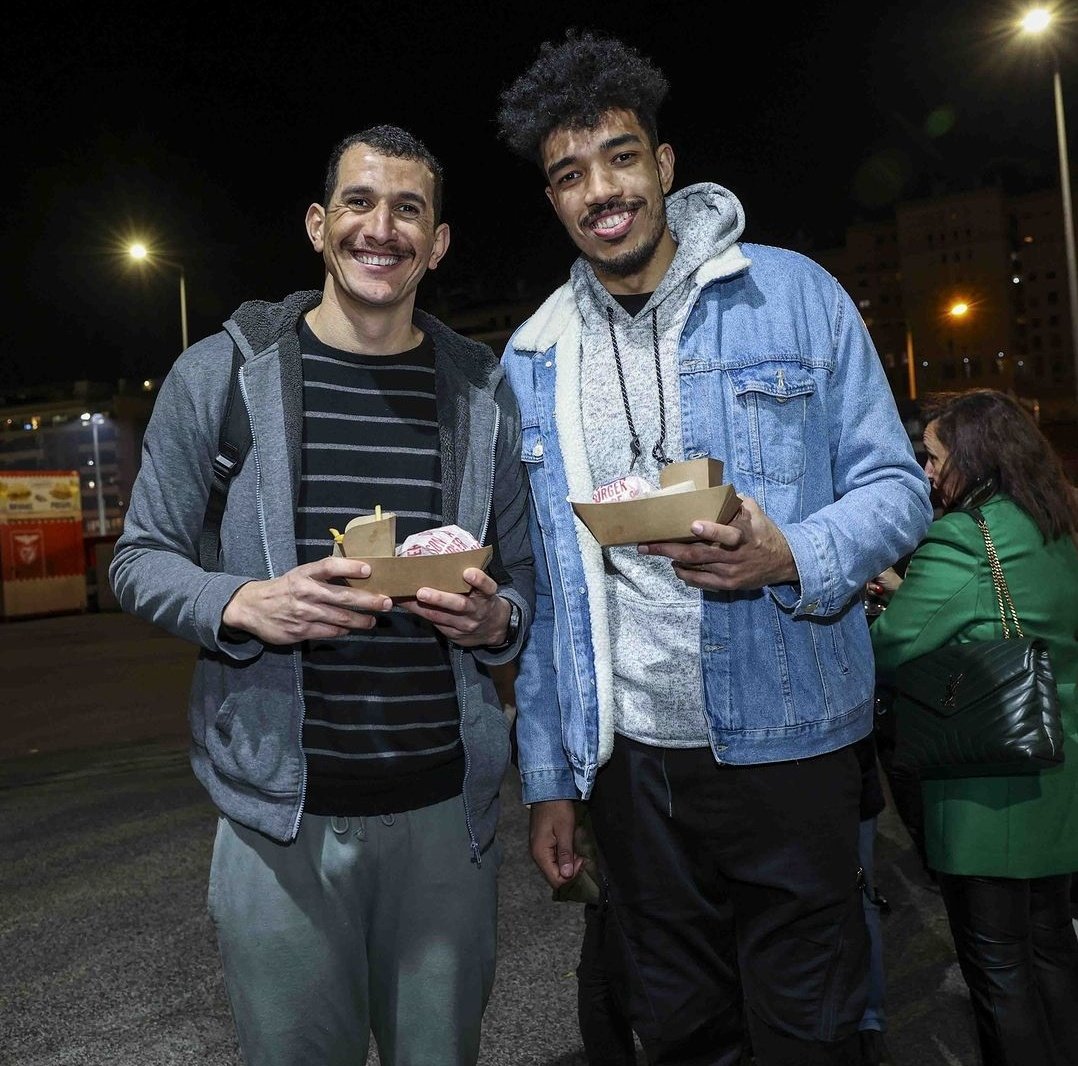 🆕 𝙎𝙤𝙣 𝙤𝙛 𝙖 𝘽𝙪𝙧𝙜𝙚𝙧
📍 Fan Zone do Estádio da Luz

@modalidadesslb 😋🍔 #NXHotelaria