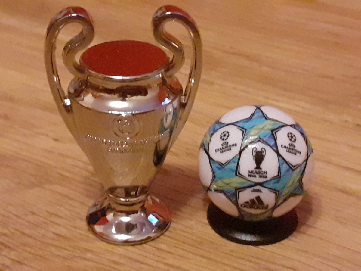 Dean_22222's tweet photo. #chelseamunich2012 #munich2012
Chelsea, Munich 2012 miniature final ball available.
Message me for details. https://t.co/fxtgiMpMfb