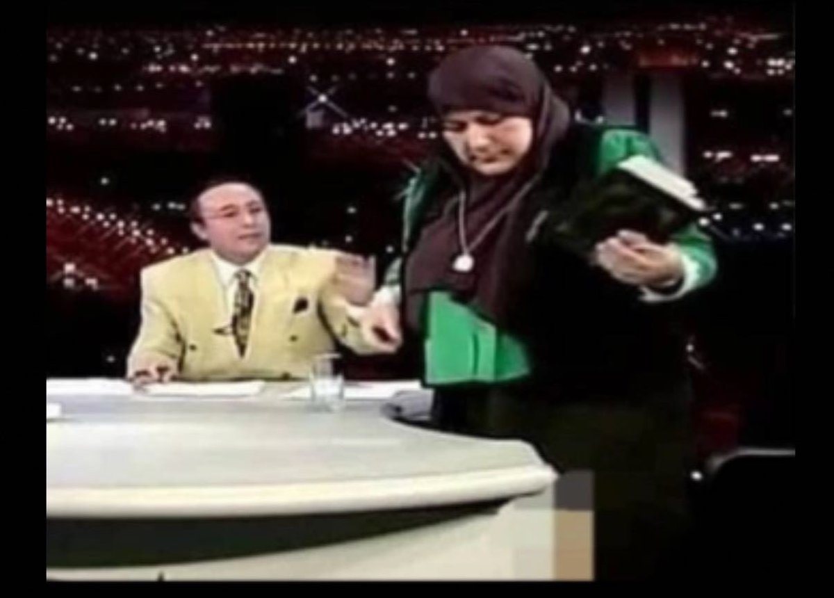 RenadMul's tweet photo. @NBinkhathlan ههههههههههههههههههه 🤣🤣🤣 الغوا رحلتي https://t.co/LSA79SoWMN