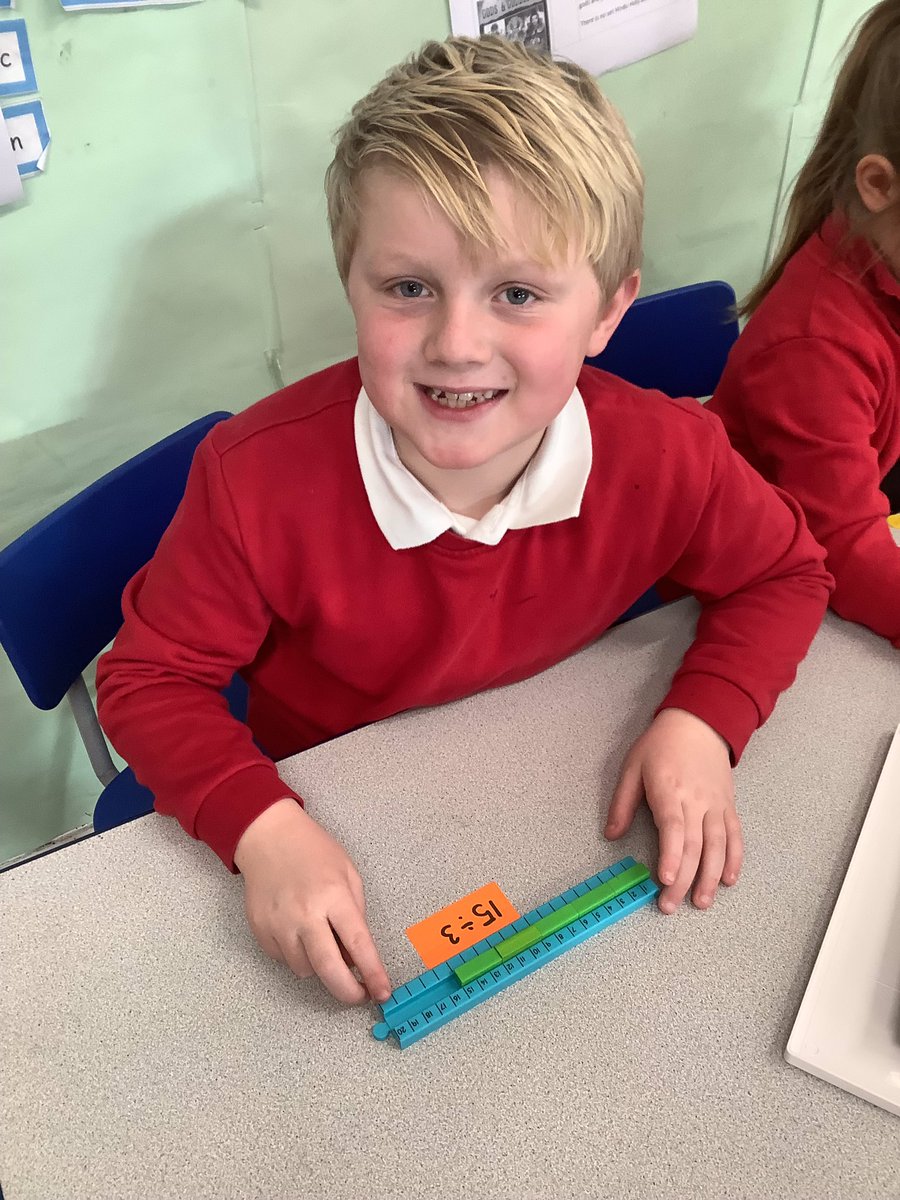 maple_yacademy's tweet photo. Our focus this week is division in our maths fluency sessions. We used numicon shapes, rods &amp; tracks, pictorial representations and counters to help us solve the calculations😊 https://t.co/qH4s4QEyeC