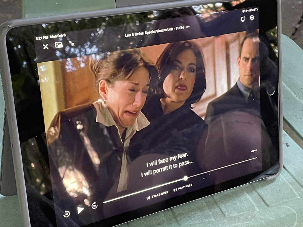 shtetl_core's tweet image. please explain why this woman in Law &amp;amp; Order SVU is quoting DUNE