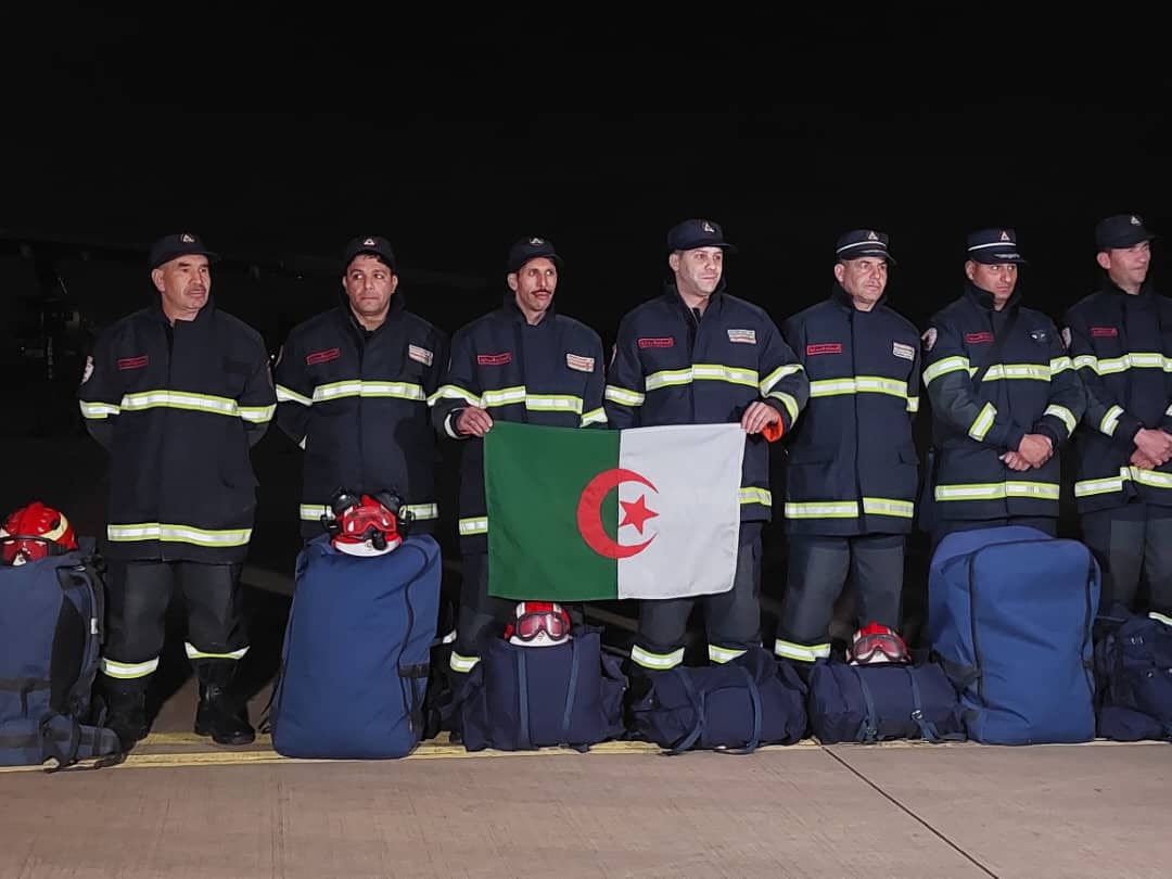 DGPC_CNI's tweet photo. في هذه الاثناء وبأمر من السيد رئيس الجمهورية وصل الفريق الثاني لفرق البحث والإنقاذ في الأماكن الحضرية للحماية المدنية للتوجه إلى دولة #سوريا الشقيقة من أجل عمليات الإنقاذ و والإغاثة على إثر زلزال الذي ضرب المنطقة، الفريق يتكون من تعداد 86 عون  بمختلف الرتب. 
#زلزال_تركية_سوريا https://t.co/CrVIdVSWcm