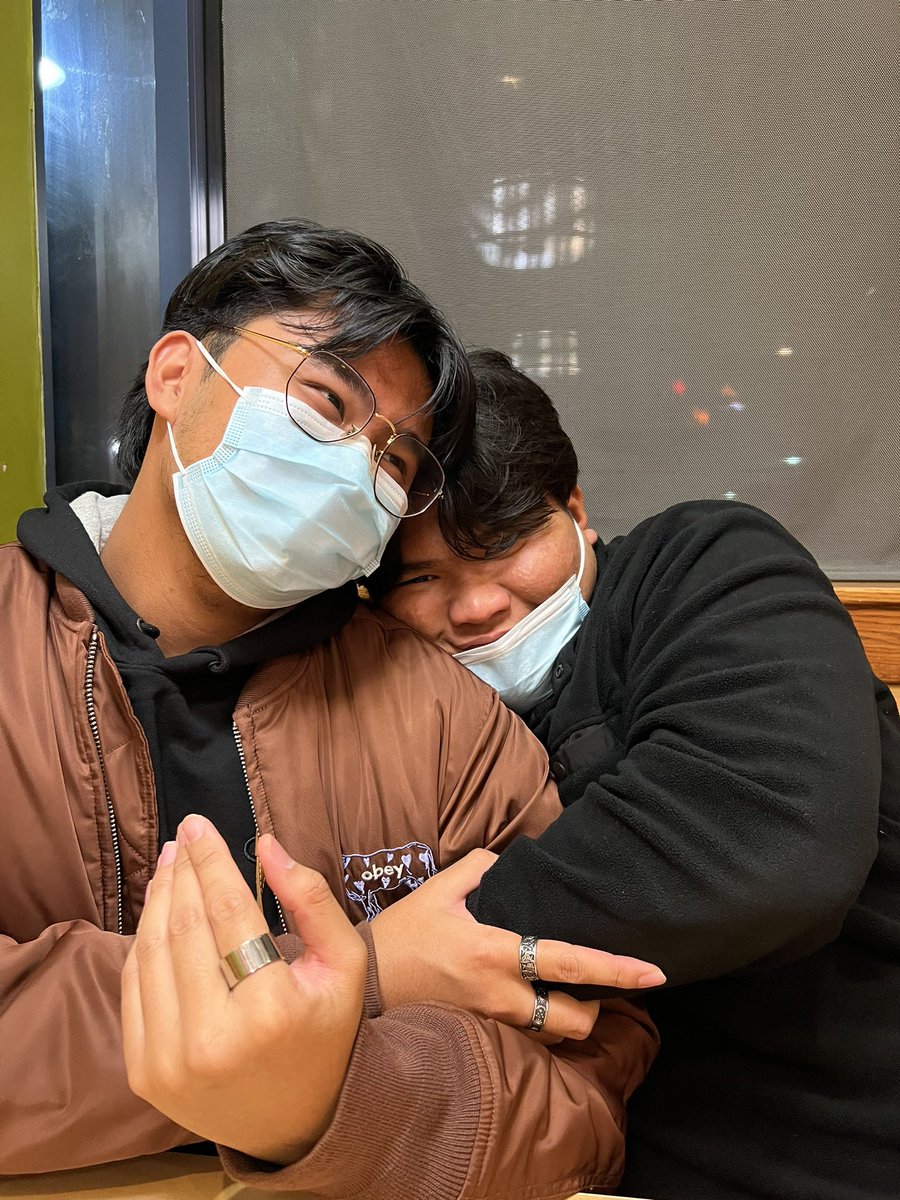 schleepingg's tweet photo. basically an elderly couple https://t.co/meSdpR12DY